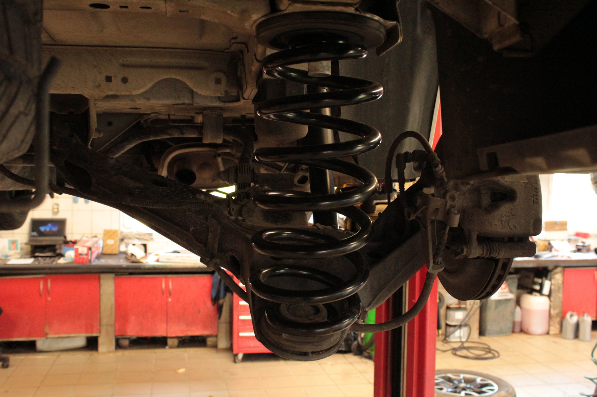 Pedders Extra Heavy Duty Constant Load Rear Suspension Kit. Opel Vivaro 2019 on. KO - 803626