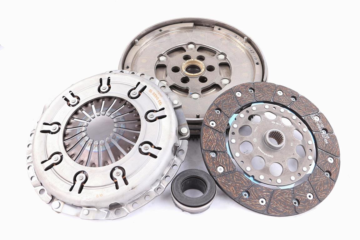 Kit Including Dual Mass Flywheel - KAU23516