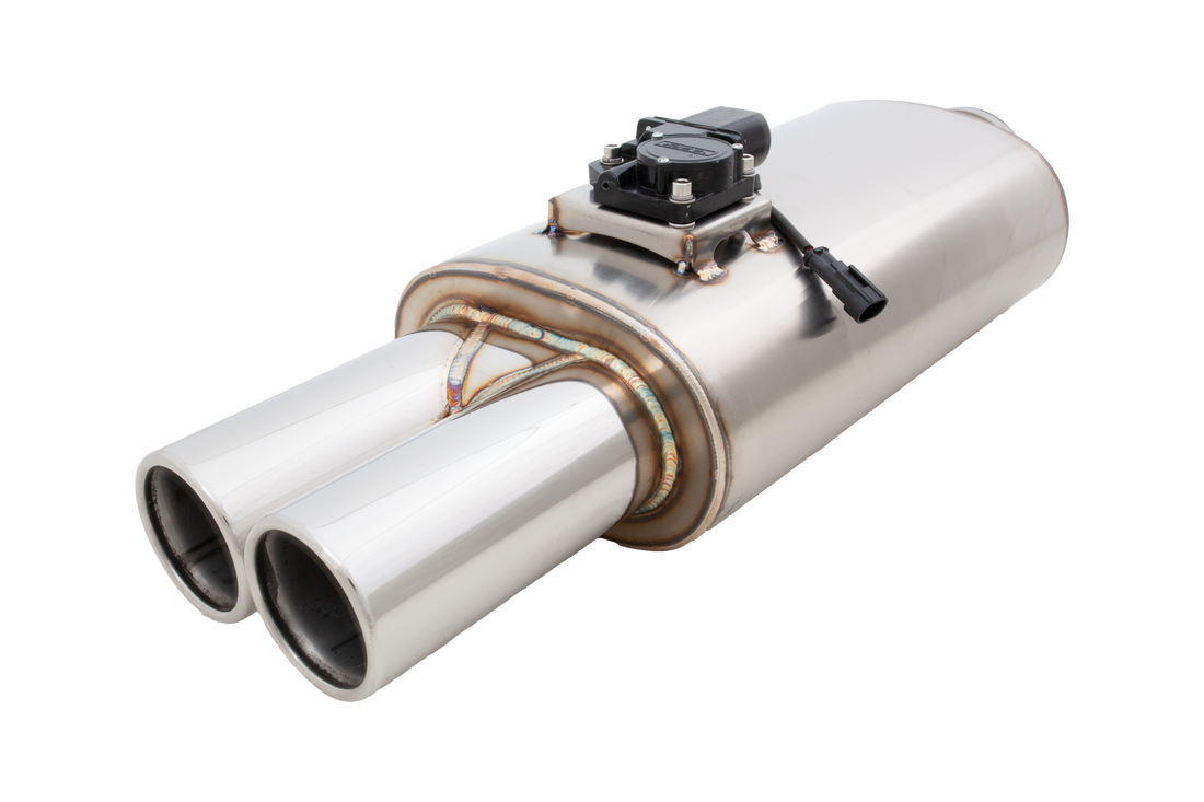Oval Body 5.5" x 9.5" x 15" (13,97cm x 24,13cm x 38,1cm) Center in/Twin Out 2.5" Flanged Inlet, 3" Twin Double-Wall Tip - VMK7-250