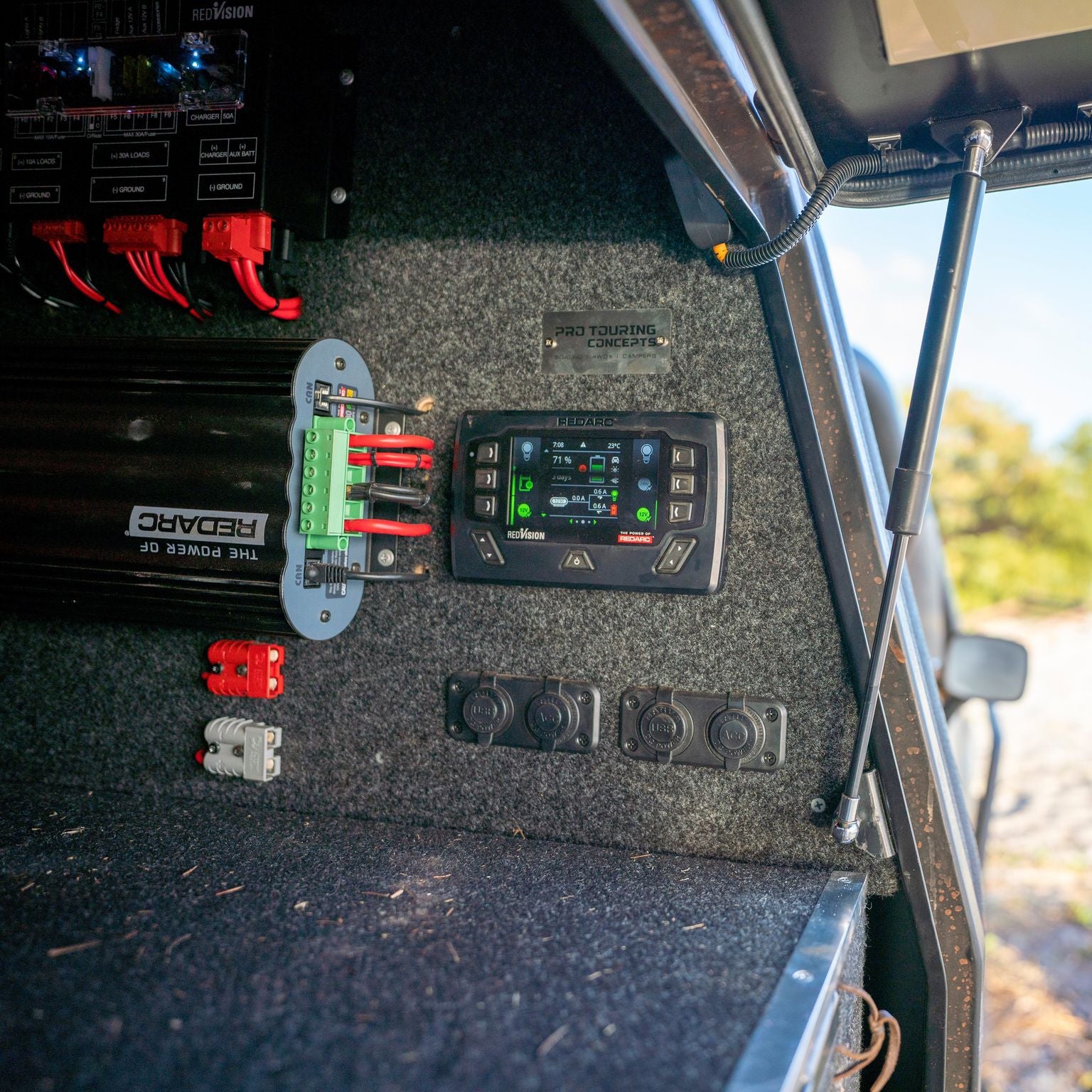 The Manager30 Battery Management System with Redvision Display and EU AC Plug - BMS1230S3R-EU